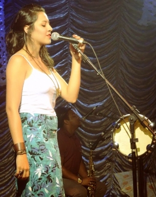 Marina Peralta faz show no Concha Acústica