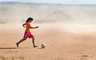 Futebol no Aldeião esporte e a paixão pelo futebol entre as comunidades Guarani Kaiowá e Xavante 