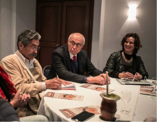 Olívio Dutra, Eduardo Suplicy e Ivana Bentes durante Fórum Social Mundial na Tunísia. (Foto: Mídia Ninja)
