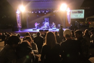 Público lotou a Concha Acústica Helena Meirelles﻿, em Campo Grande, para acompanhar os shows.