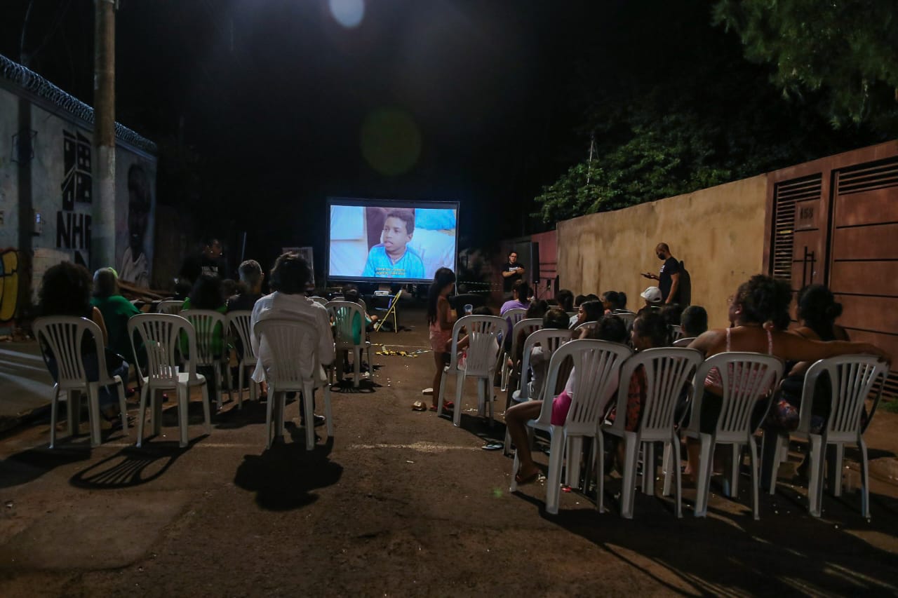 Jaraguari terá sessão de cinema ao ar livre neste sábado