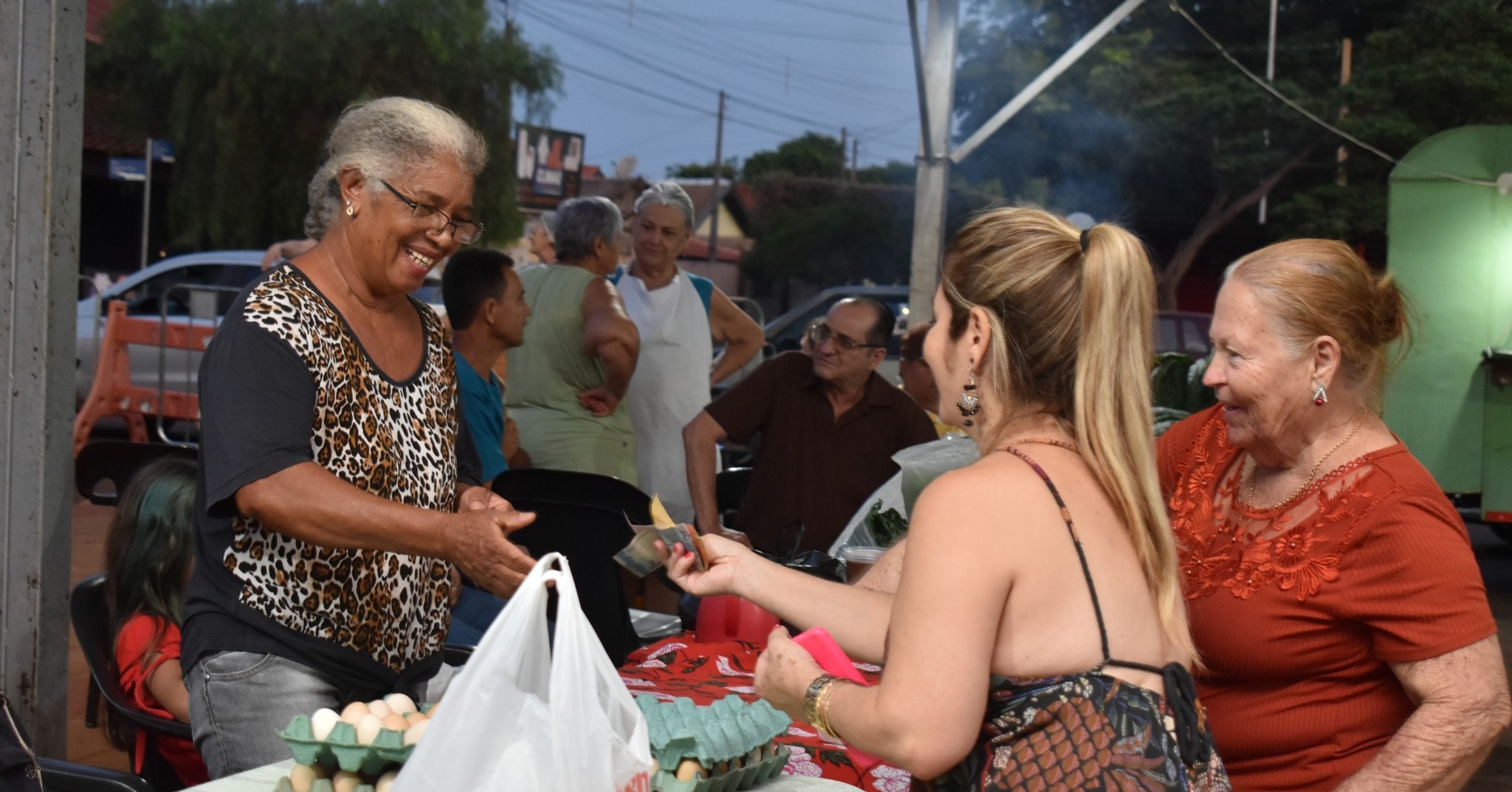 “Feirinha de Selvíria” atrai grande público