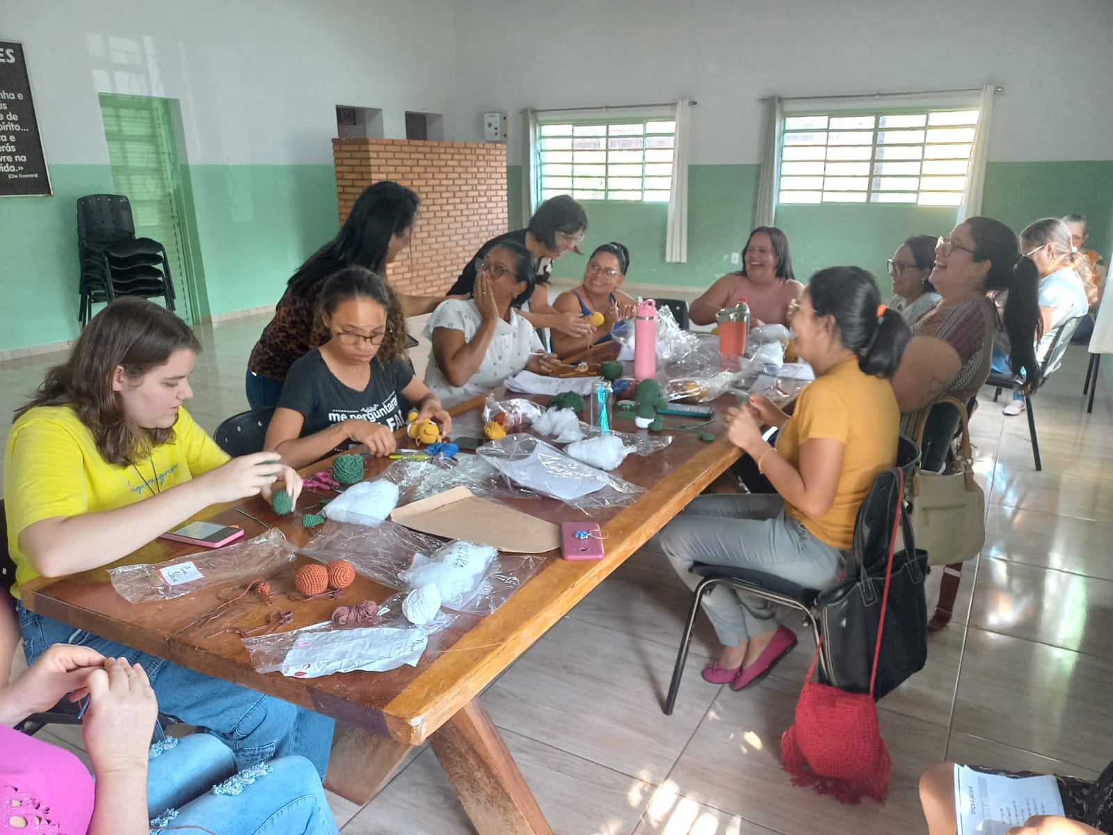 Oficinas de artesanato são oportunidade de aperfeiçoamento profissional