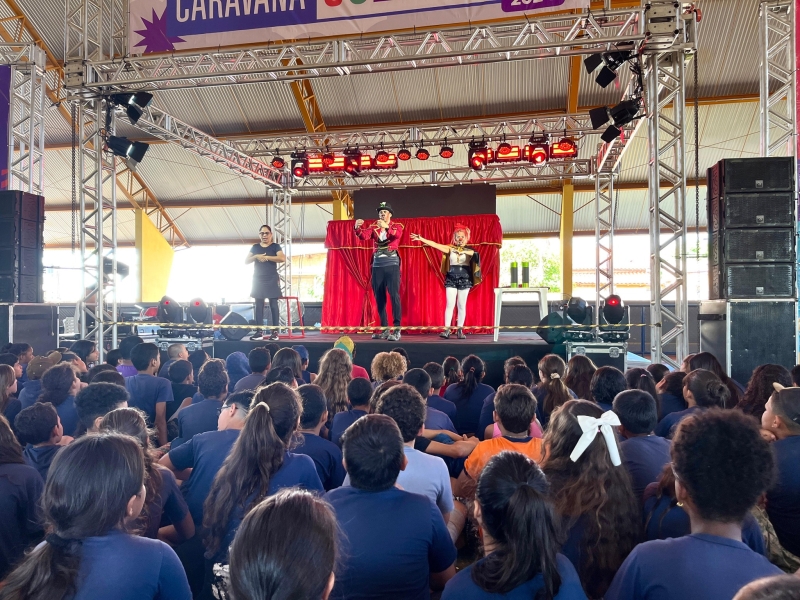 Caravana Cultural presente no município trazendo alegria para a clientela