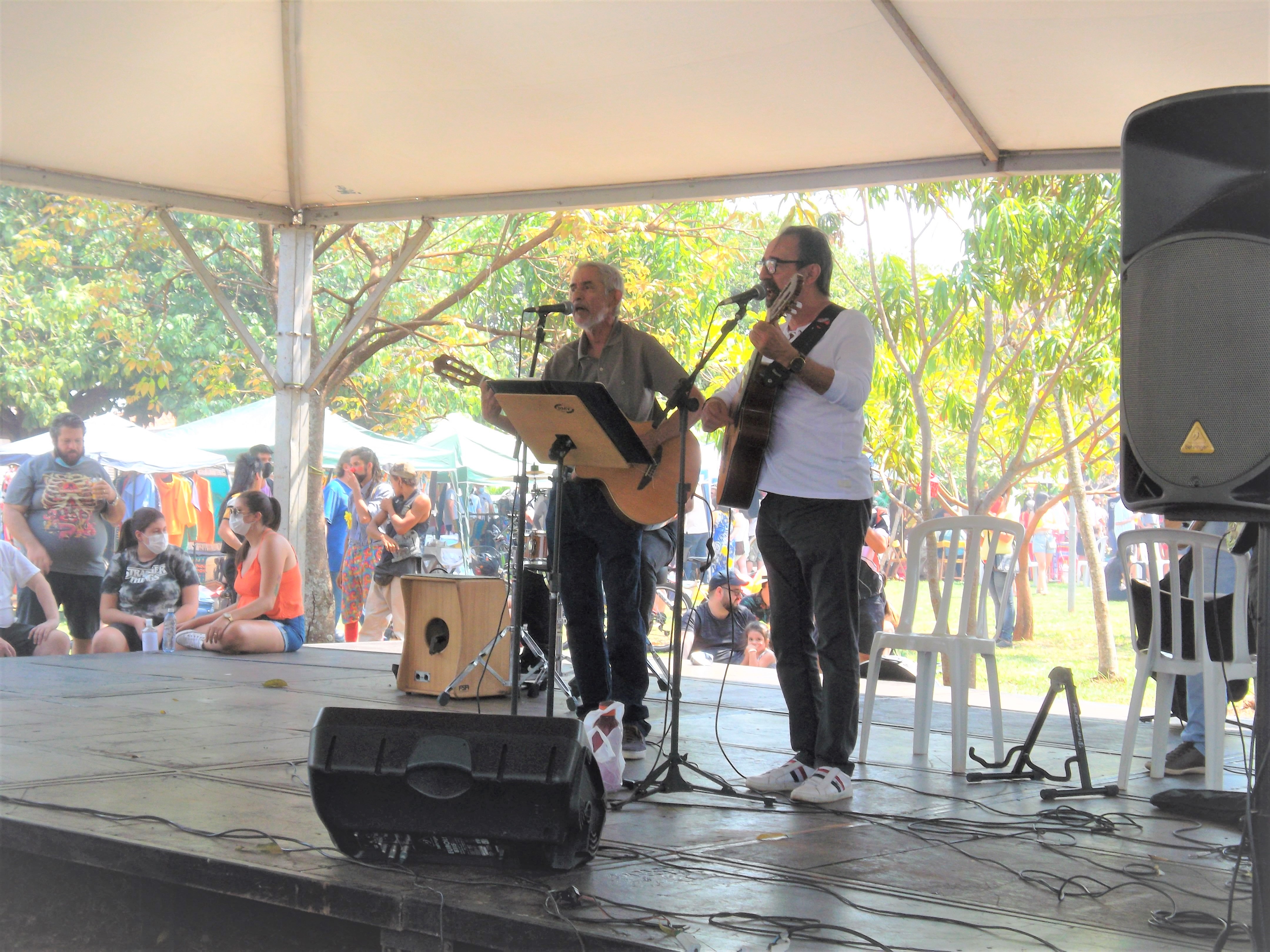 Feira Cultural da praça da Bolívia